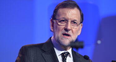 PSOE votes to support Rajoy