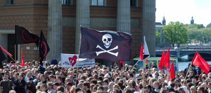 Iceland election could propel radical Pirate party into power