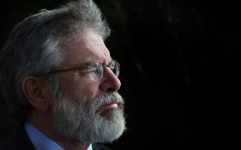 Gerry Adams urged government to recognize Palestine