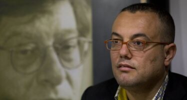 Palestinian writer and Fatah representative attacked in Gaza