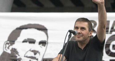Basques celebrate as Arnaldo Otegi is freed